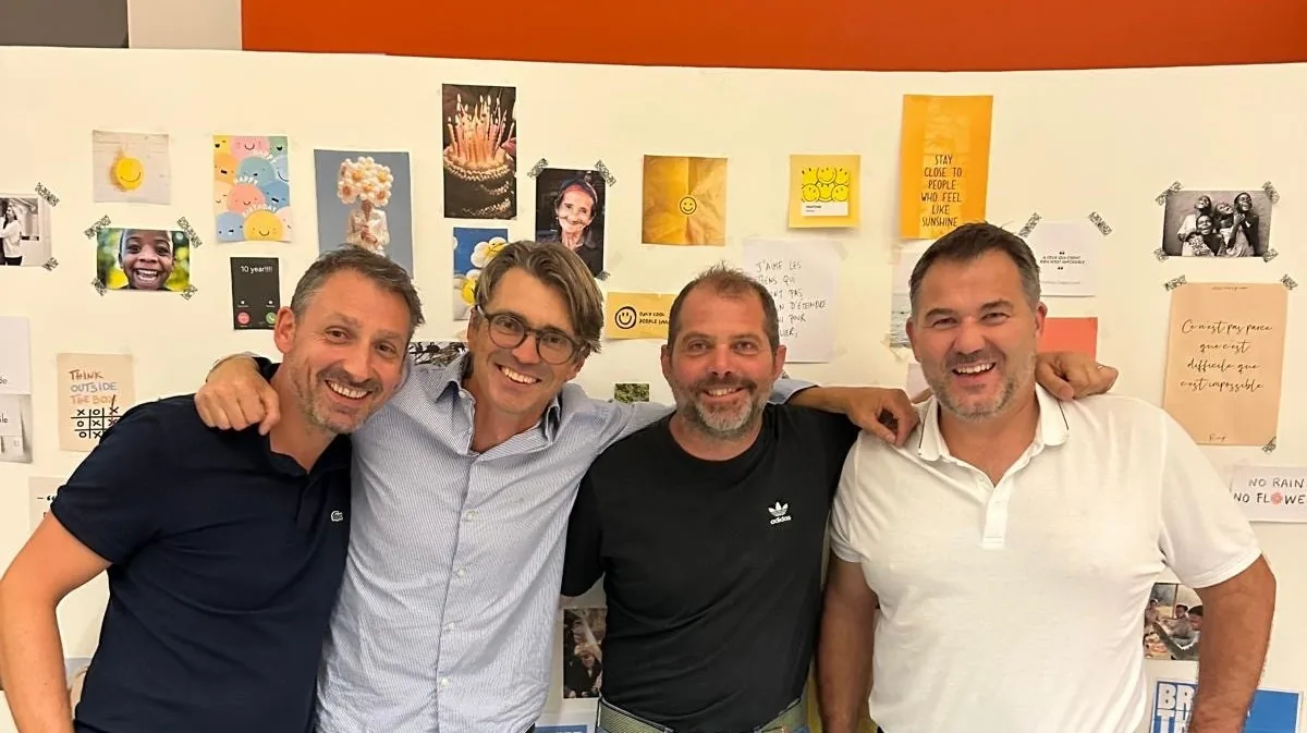 Entrepreneurs et coworkers lors de la soirée des 10 ans de Smile Coworking